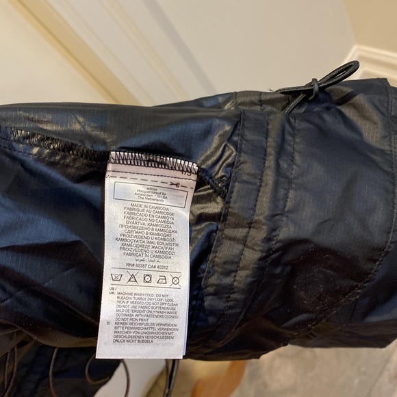 🆕 Adidas Women's AEROREADY Logo Running Windbreaker Jacket - Picture 12 of 14